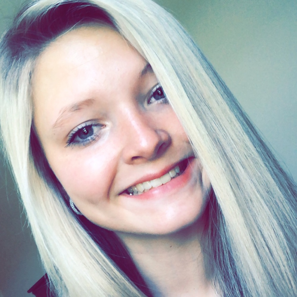 Meet your Posher, Angelena